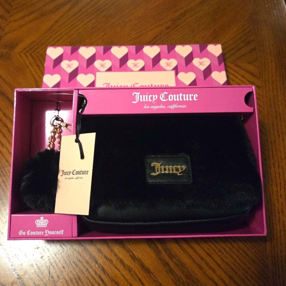 Juicy Couture Crossbody Bag & Key Chain Gift Set
